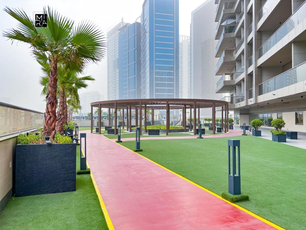 Mira Holiday Homes - Newly Furnished Studio In Downtown Dubai Exterior photo